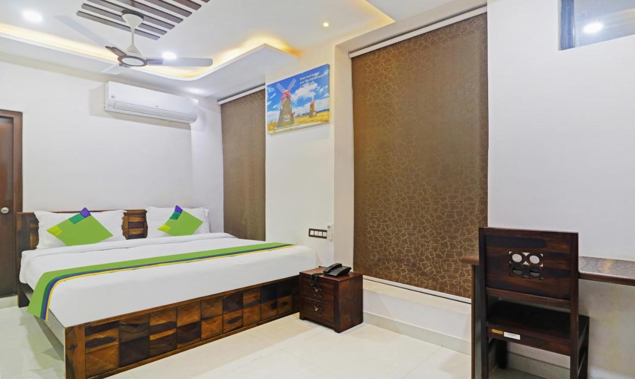 Treebo J A Royal Suites Manikonda Hyderabad Exterior foto