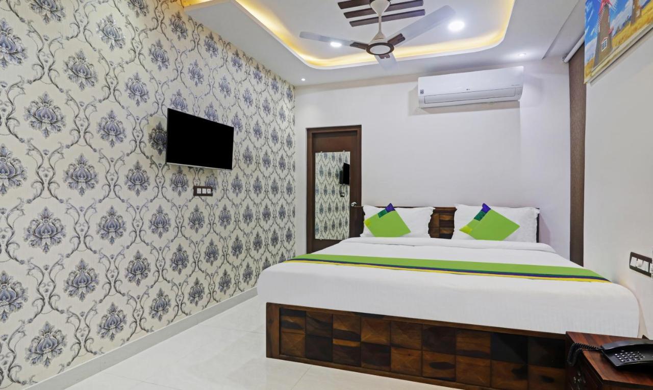 Treebo J A Royal Suites Manikonda Hyderabad Exterior foto