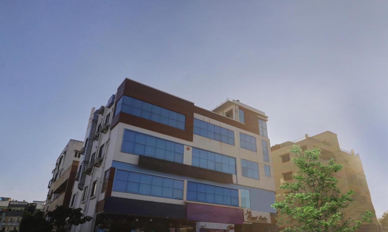 Treebo J A Royal Suites Manikonda Hyderabad Exterior foto